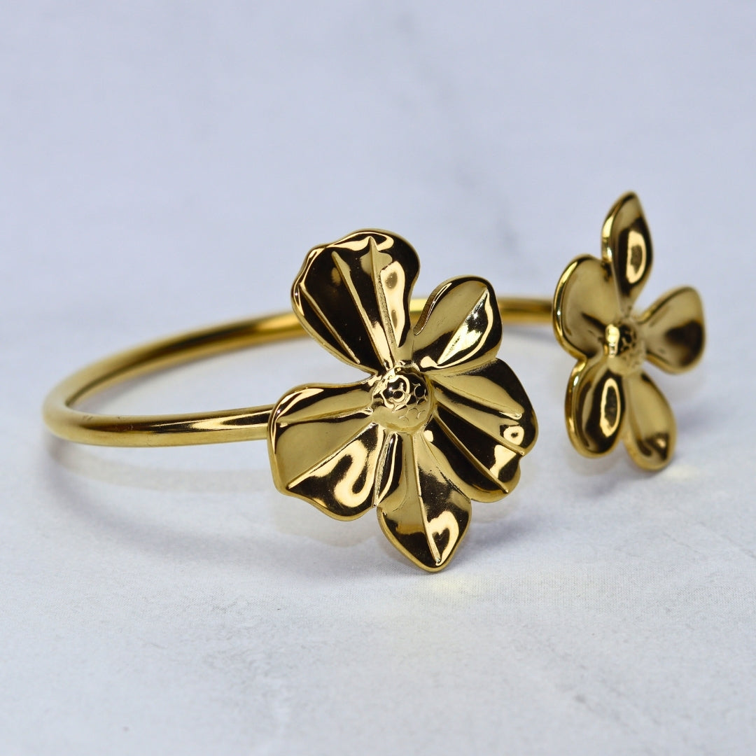 Chunky Flower Bracelet - Adorn-iq