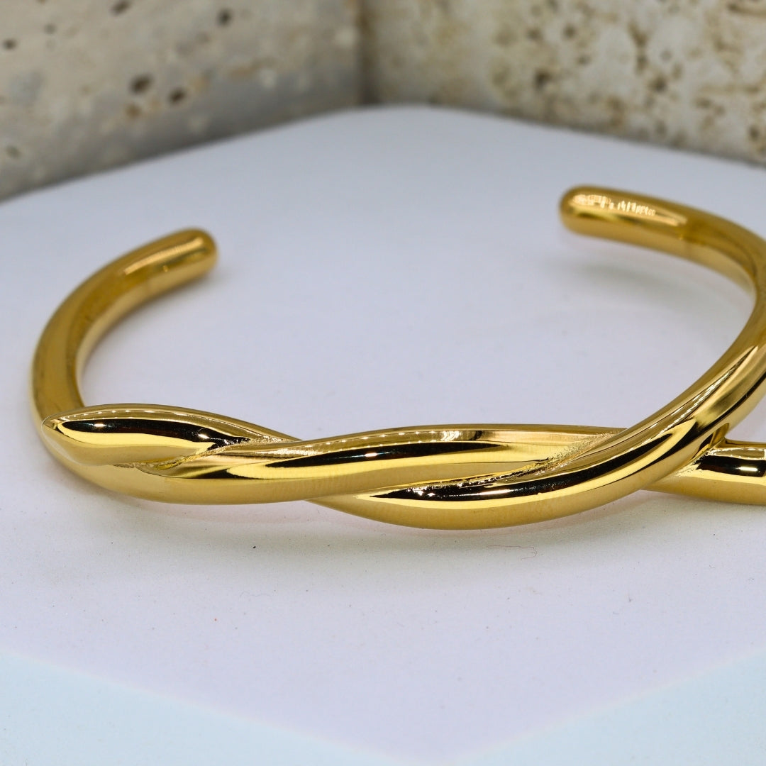 Chunky Twisted Cuff Bracelet - Adorn-iq