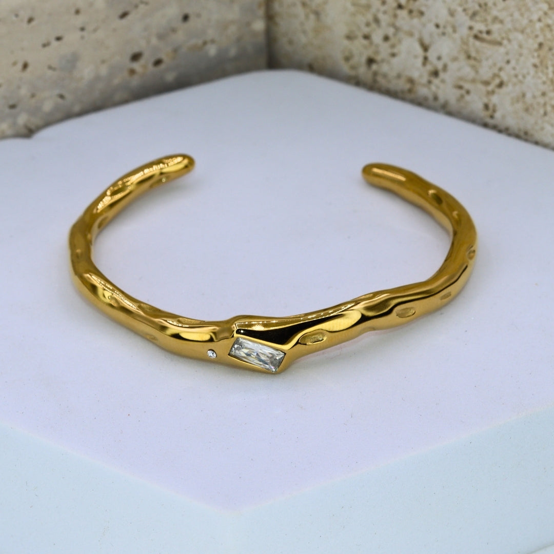 Chunky Wave Cuff Bracelet - Adorn-iq