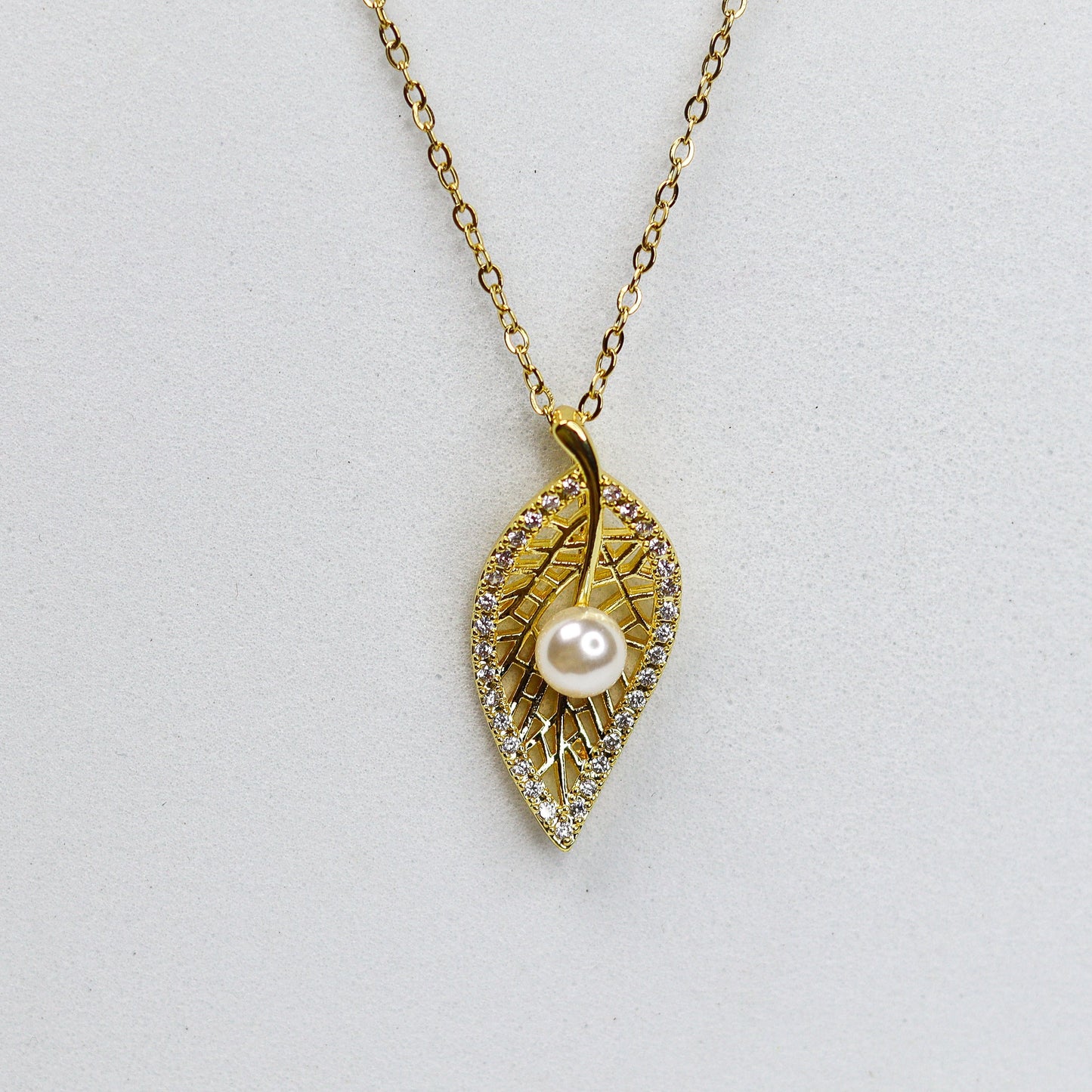 Mesh Leaf Necklace - Adorn-iq