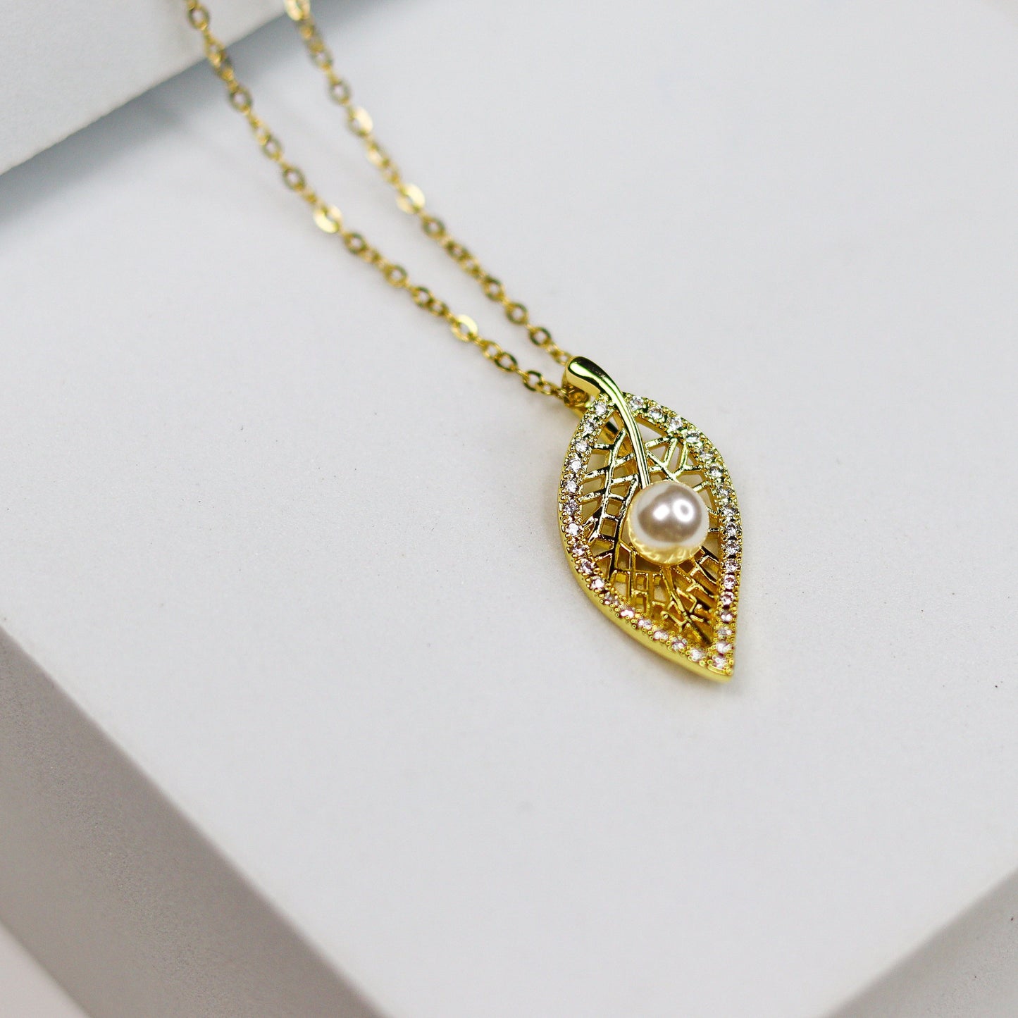 Mesh Leaf Necklace - Adorn-iq