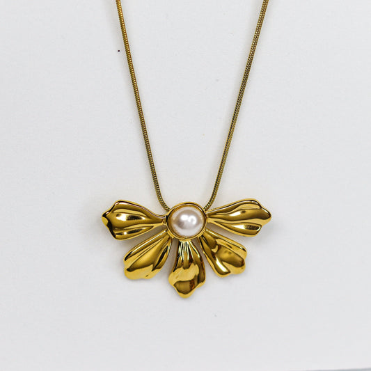 Semi Gold Bloom Necklace