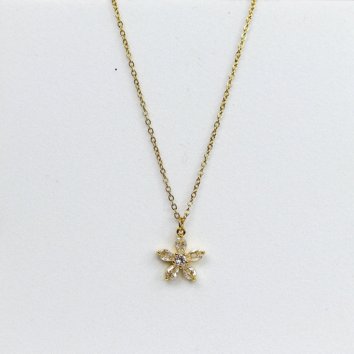 Solitaire Flora Necklace