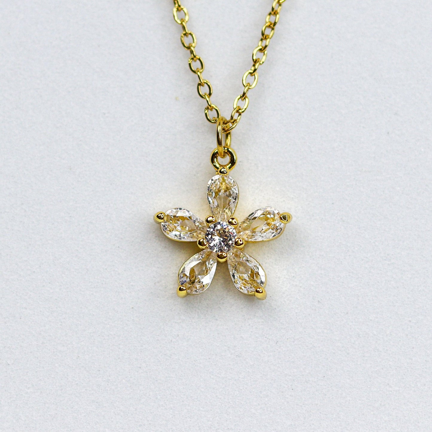 Solitaire Flora Necklace