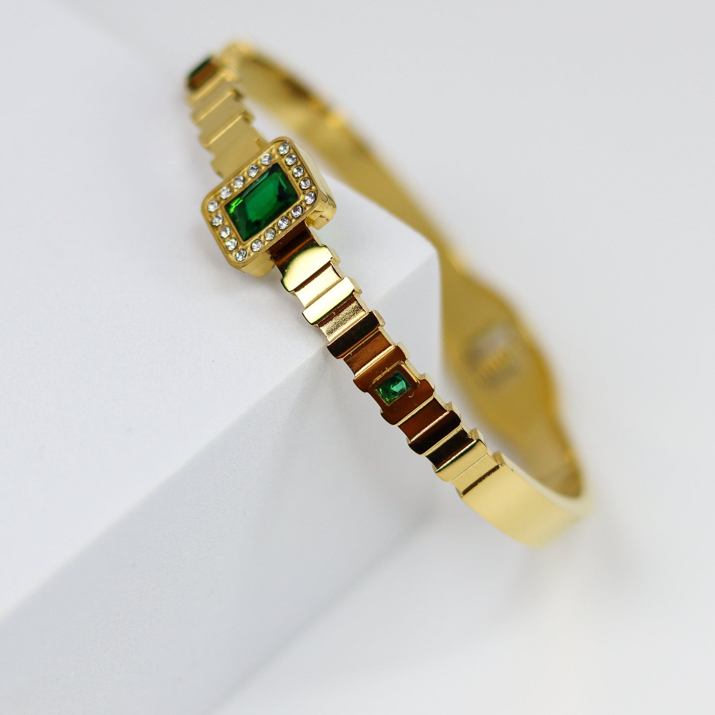 Royal Emerald Stone Bangle Bracelet