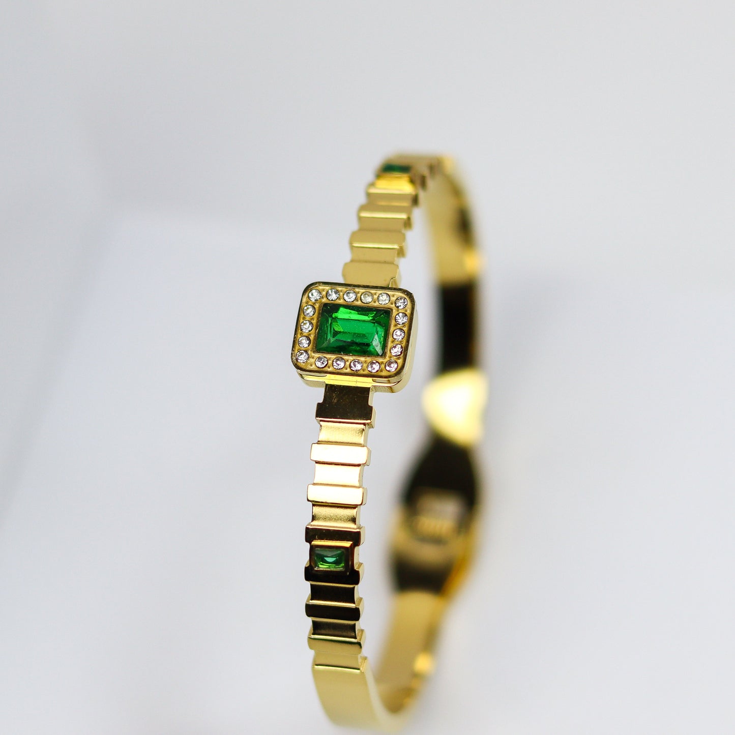 Royal Emerald Stone Bangle Bracelet