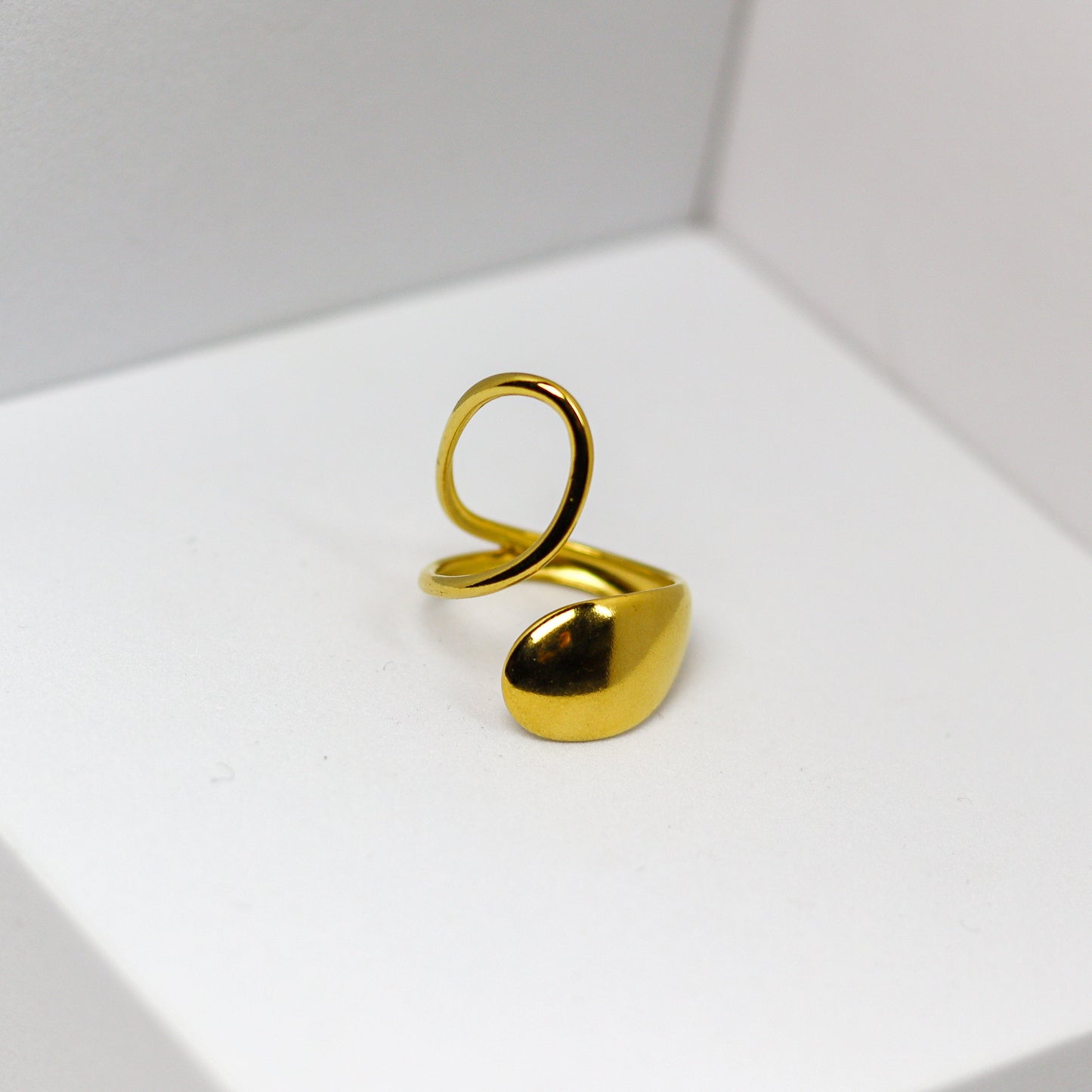 Etrena Gold Ring