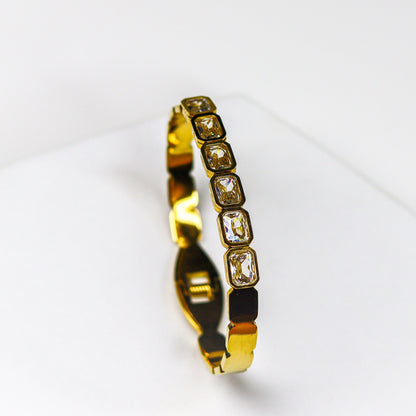 Solitaire Stone Bracelet - Adorn-iq