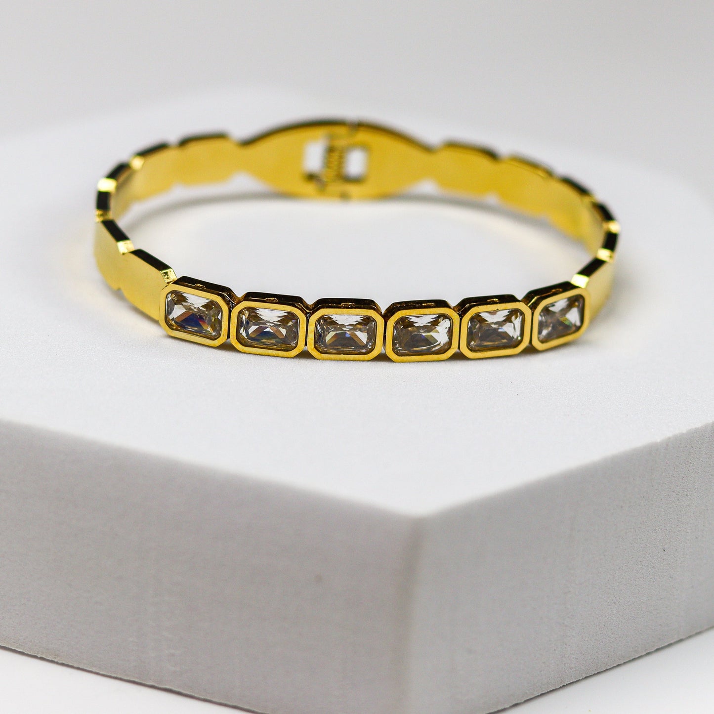 Solitaire Stone Bracelet - Adorn-iq